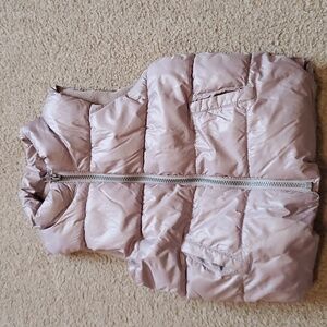Old Navy. Frost Free puffer vest, silver, size 5T